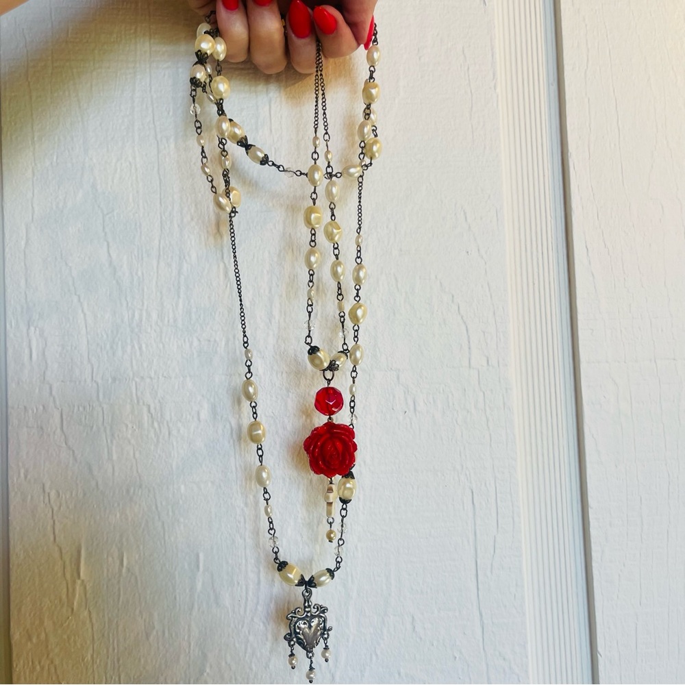 Pearl Bead Rosette Pendant Long Necklace - Red and White